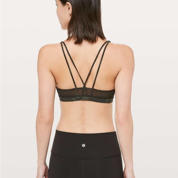 Lululemon Freely Flexed Bra in Incognito Camo Multi Gator Green/Black. Size 6 - Picture 4 of 10